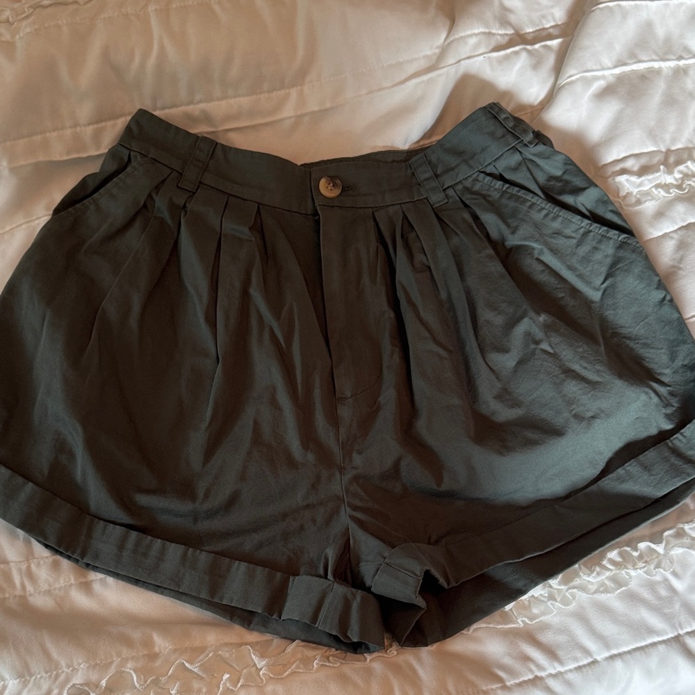 Doen Green 100% Cotton Pleated Shorts, New Size 4